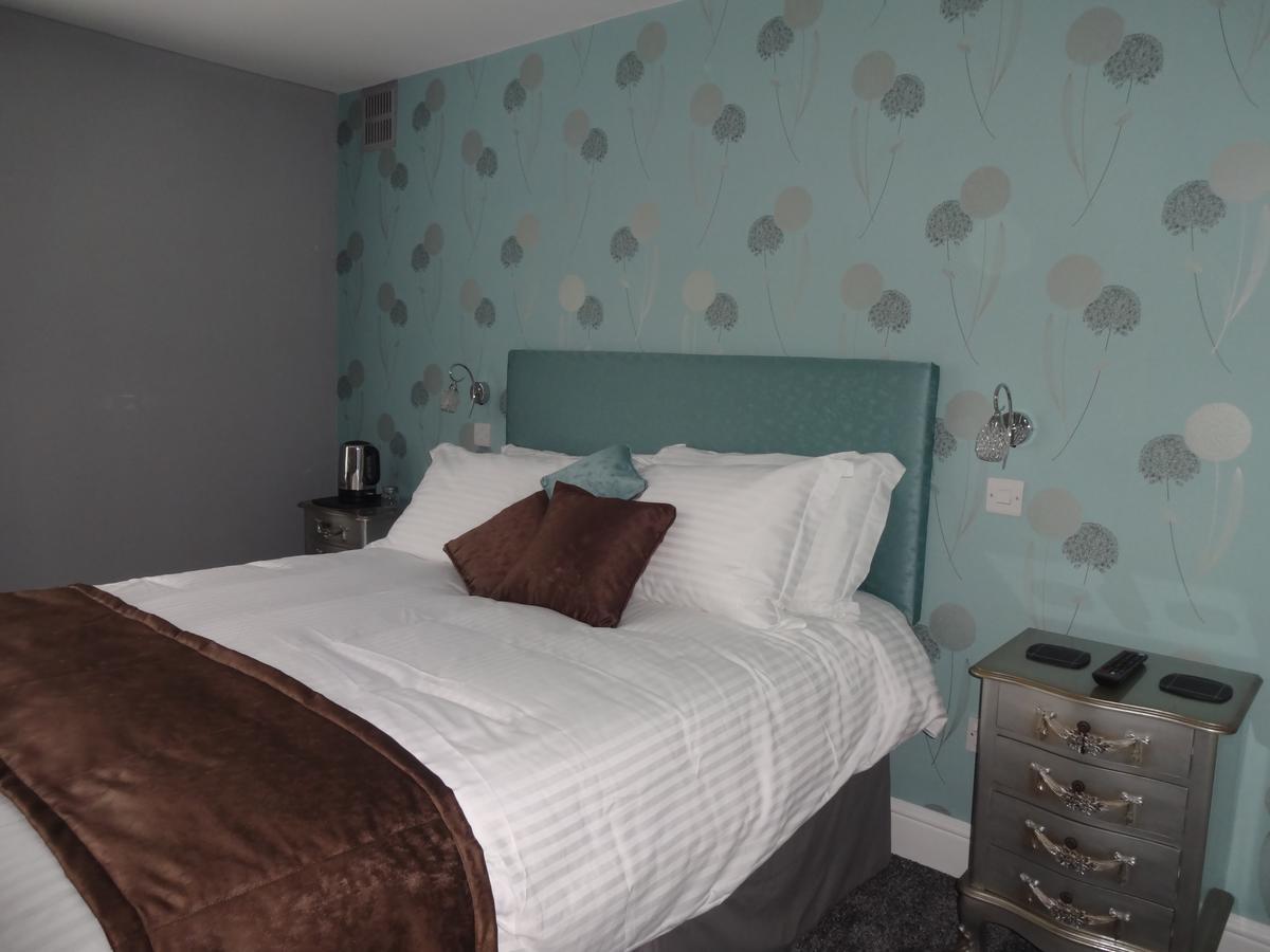 The Snooty Fox Warminster Hotel Esterno foto